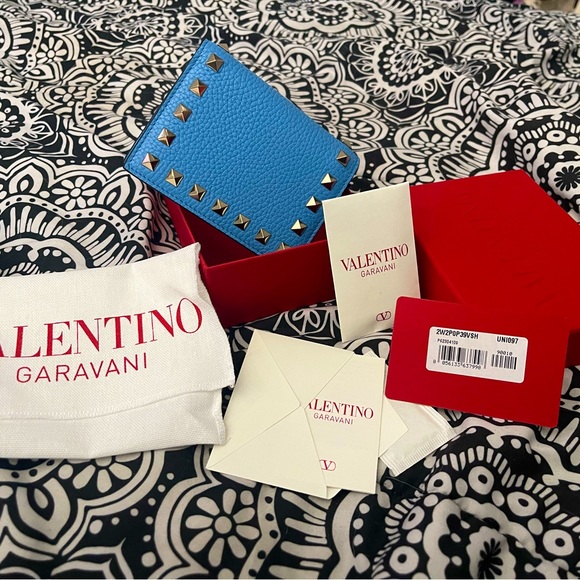 BNWT Valentino Rock stud wallet in 097 Denim. - Picture 9 of 16